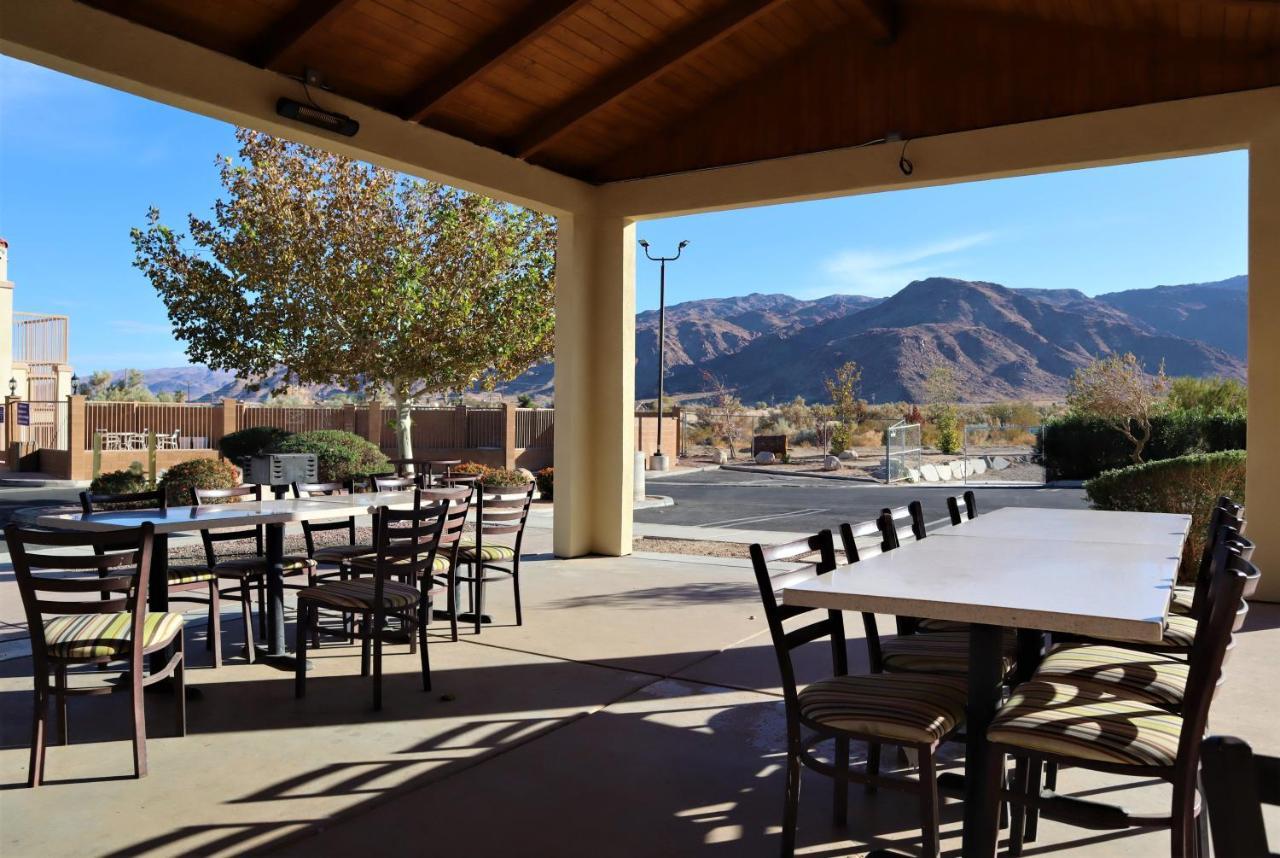 Oasis Inn And Suites 29 Palms Hotel Joshua Tree National Park Туентинайн Палмс Екстериор снимка
