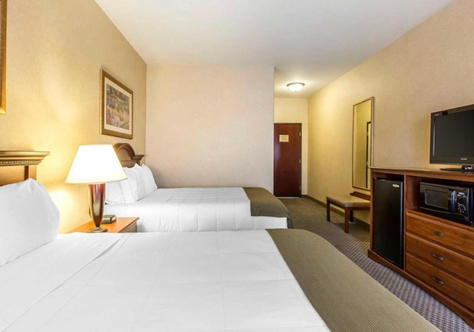 Oasis Inn And Suites 29 Palms Hotel Joshua Tree National Park Туентинайн Палмс Екстериор снимка